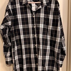 LOFT Women's Checkered Black and White Button Down Shirt